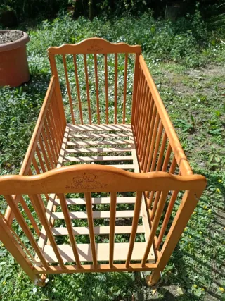 Cuna de madera infantil