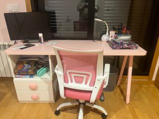 Letto a castello con cassetti e comodino