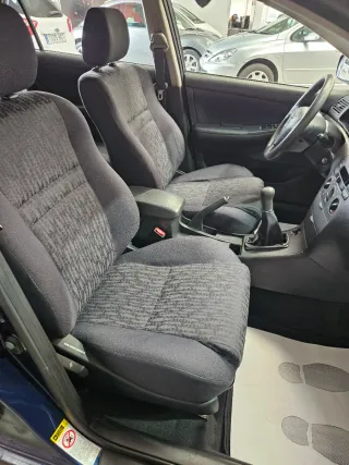 Toyota Corolla 1.6 gasolina,76.000k,unico dueño.