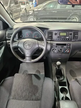 Toyota Corolla 1.6 gasolina,76.000k,unico dueño.