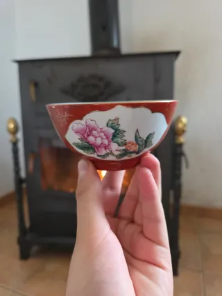 Tazón de porcelana chino con flores