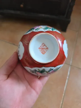 Tazón de porcelana chino con flores