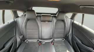 Mercedes-Benz CLA Shooting Brake 180 90 kW (122 CV)