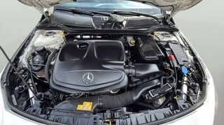 Mercedes-Benz CLA Shooting Brake 180 90 kW (122 CV)