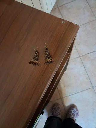 Orecchini pendenti con perline