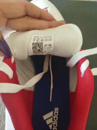 Zapatillas Adidas. Modelo Basketball. Nuevas.