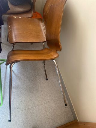 4 Sillas de madera y metal