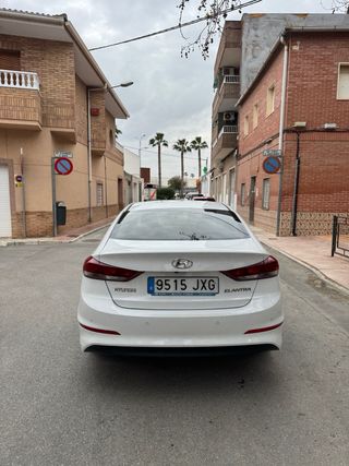 Hyundai Elantra 2017