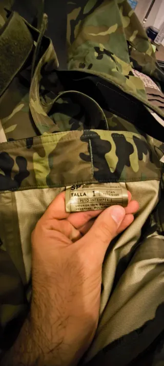 Traje de intemperie camuflaje boscoso