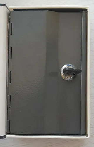 Caja Fuerte en forma de Libro