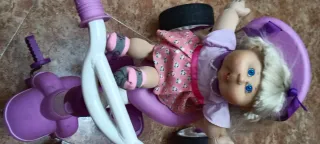 Muñeca Cabbage Patch Kids con Triciclo