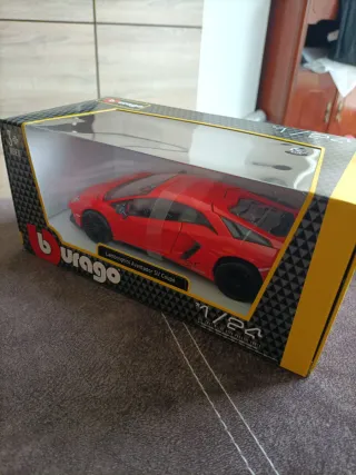 Bburago Lamborghini Aventador SV Coupé 1:24