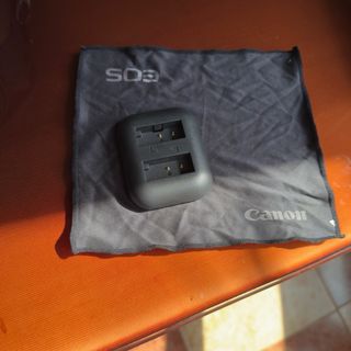 Canon EOS 77D + Lentes + Bolso