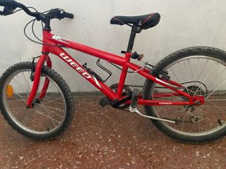 Bicicleta infantil roja