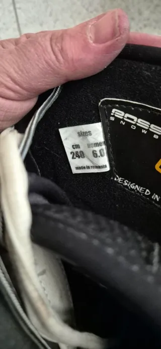 Tabla y botas de snowboard