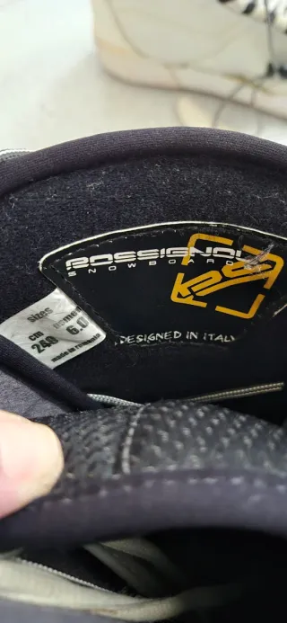 Tabla y botas de snowboard