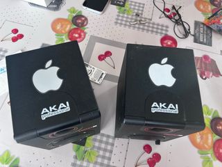 Pareja Monitores Akai RPM3