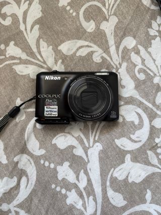 Cámara Nikon Coolpix S6400 Negra