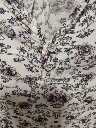 Blusa ANANY floral blanca y azul