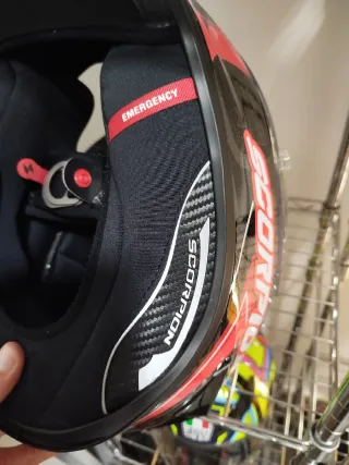 Casco Scorpion R1 Bautista