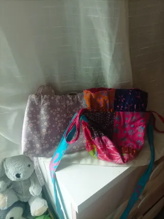 Bolsos de paseo juveniles.