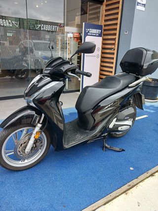 Honda SH 125i Scooter Negra