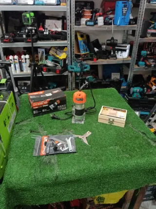 Fresatrice 450W + 12 Frese