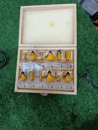 Fresatrice 450W + 12 Frese