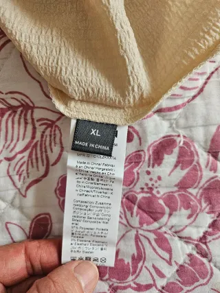 Blusa beige con volantes