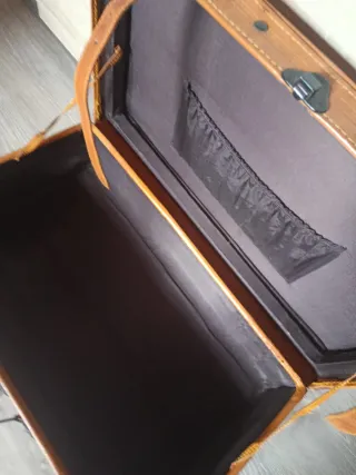 Antigua maleta de piel