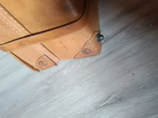 Antigua maleta de piel