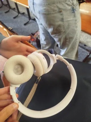 Cascos JBL Beige/Blanco