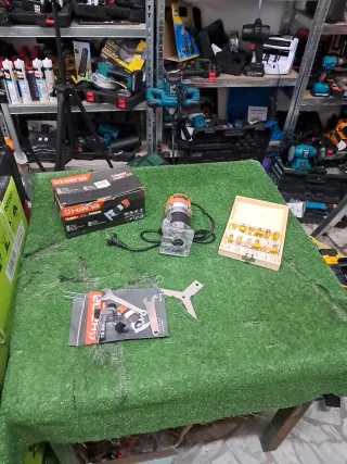 2 Fresatrici + set frese