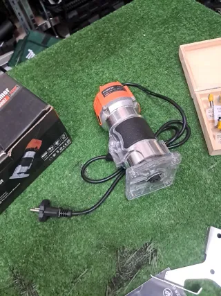 2 Fresatrici + set frese