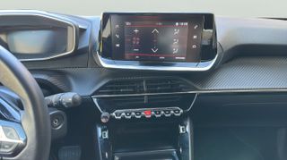 Peugeot 2008 PureTech 130 S&S Allure Pack EAT8 96 kW (130 CV)