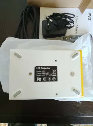 Proiettore LED PVO più Telo 100 pollici