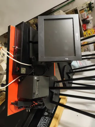 TPV NCR, monedero e impresora Con Windows 10 LITE