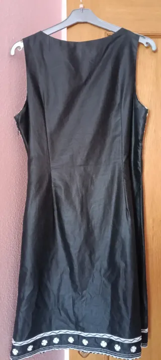Vestido negro con chaquetilla