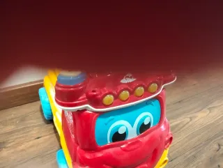 Camión correpasillos para bebé