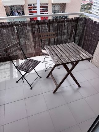 Mesa y sillas Jardin