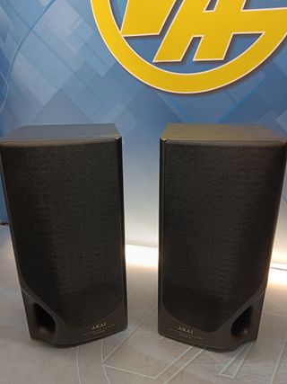 Altavoces AKAI 50 watts, 3 vias, model SW-MX115