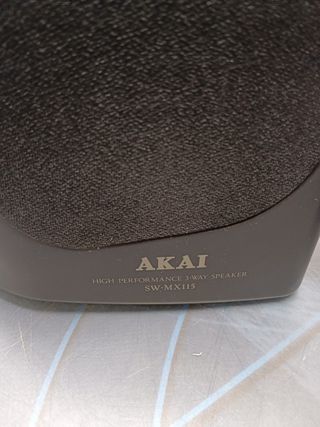 Altavoces AKAI 50 watts, 3 vias, model SW-MX115