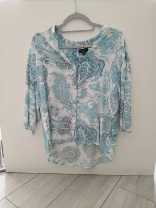 Camisa October azul y blanca