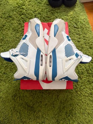 Jordan 4 Azul y Blanco