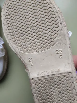 Zapatos niña blancos con encaje