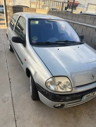 Renault Clio 2001