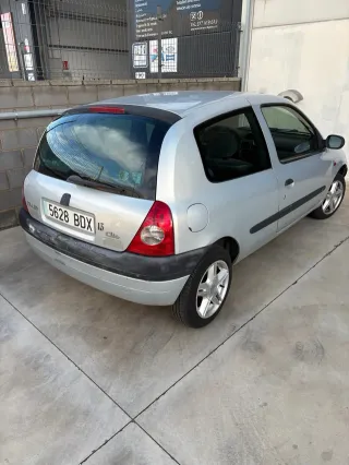 Renault Clio 2001