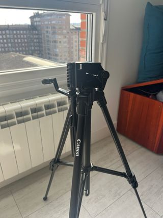 Trípode Canon para cámara