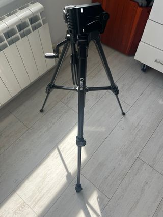 Trípode Canon para cámara