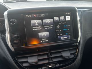 SUV 4X2 Peugeot 2008 1.6 HDI